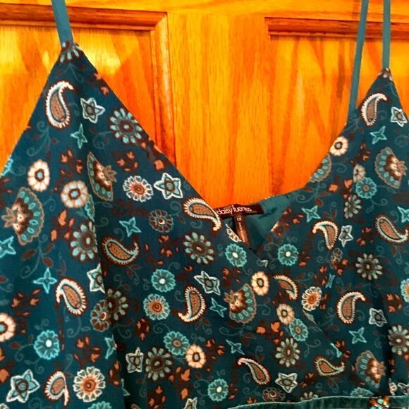 Daisy Fuentes silky Sexy Camisole - Picture 3 of 6